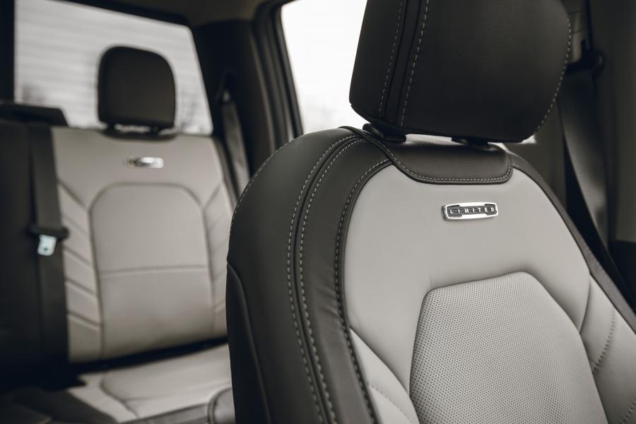 Детали интерьера Ford F-150 Limited SuperCrew 2018 года  (фото 52 из 59)